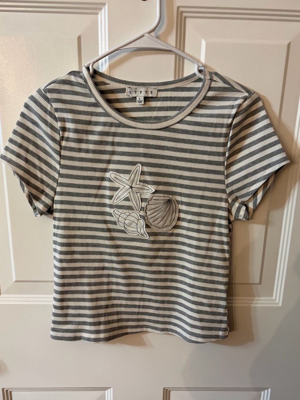 HYFVE Girls Gray & White Striped Seashell Applique Tee